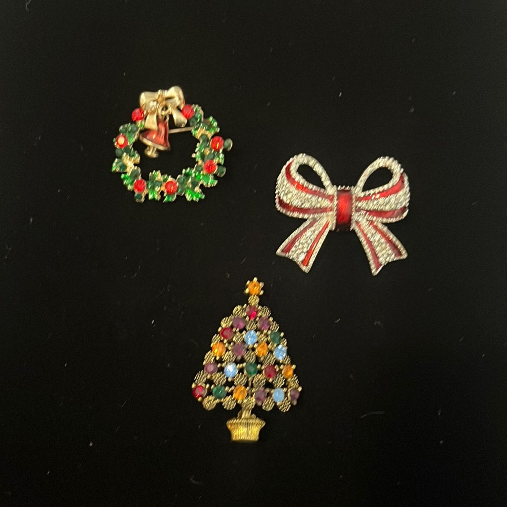 Holiday brooches